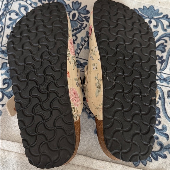 Papillio pink cabbage roses forget me nots Clogs  buckles by Birkenstock size 38 - Picture 13 of 17